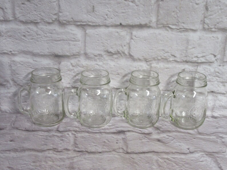 Mama Bear Etched Glass 16 Ounce Mason Handled Jar Mug