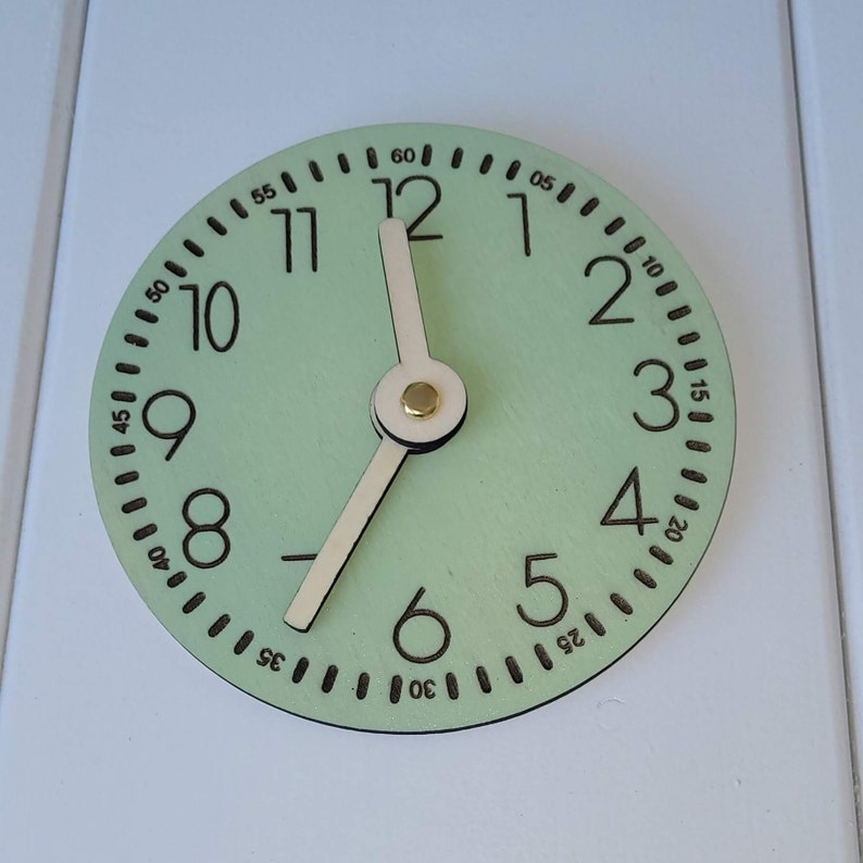 Handmade wooden learning clock learn the time in a playful way Mintgrün