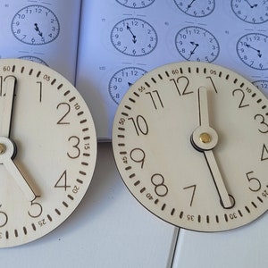 Handmade wooden learning clock learn the time in a playful way Natur