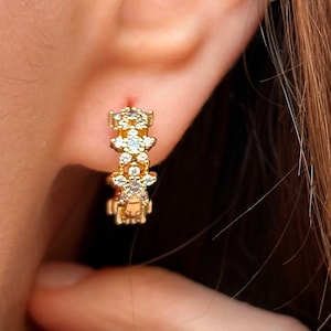 Small hoop earrings with stones precious, 18K gold plated hoop earrings, Earrings for women, Golden earrings with flowers, Gift for her /mom