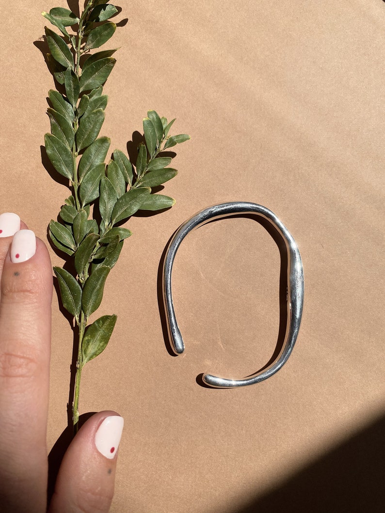 Zilveren armband manchet, 925 sterling verzilverd, armband manchet, verstelbare vintage armband, minimalistische ontwerper, massieve zilveren armband afbeelding 10