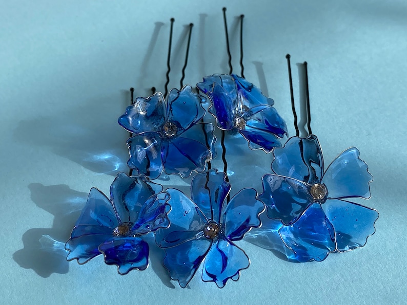 Blue hair pins for the bride, Hairpins flowers, Something blue image 4