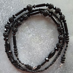 Black mobile phone chain with Shamballa