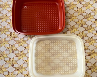 Tupperware Vintage 1294 Season and Serve Meat Marinating and Tenderizing Dish with Domed Lid