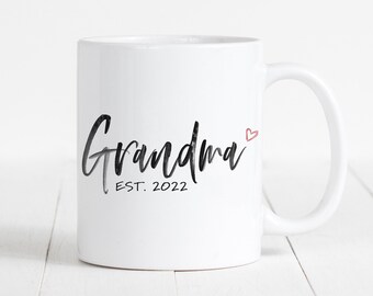 Grandma 2022 Mug Ceramic Expecting Grandmother Pregnancy Announcement Gift