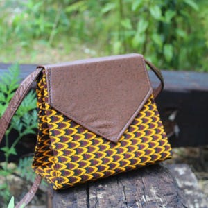 Handmade Ankara Crossbody Bag – African Print Shoulder Purse for Stylish Everyday Wear