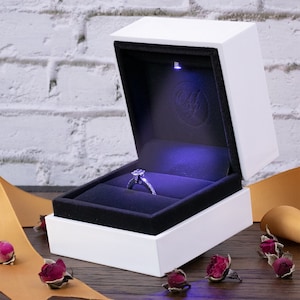 LED Light Up Ring Box, Jewelry Box, Proposals, Engagement Ring, Wedding Ceremony Ring Box, Velvet Box, White Jewelry Box, Special Occasions