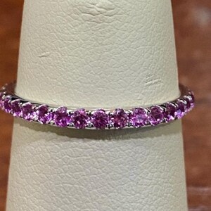 Anel de safira rosa em ouro branco 14K