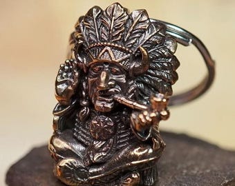 Sleutelhanger Indian Chief – Indiaanse tribale metalen sleutelhanger, rugzakbedel, op het zuidwesten geïnspireerde accessoire