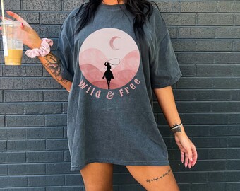Comfort Colors Wild & Free shirt, Oversized western cowgirl shirt, Aesthetic Clothes, Western Pink sky tee
