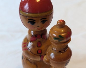 Drewniana figurka w stylu vintage, rosyjska sztuka ludowa