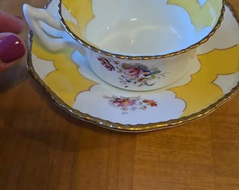 Vintage Coalport Bone China theekop en schotel – gele bloemen, gouden rand