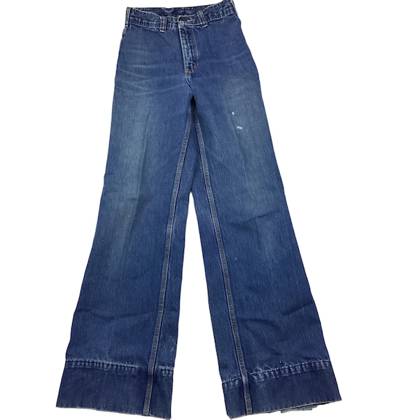 Vintage Women’s  70s HASH bellbottoms. Made in the USA. High-quality. Measures as a 24 x 31. Blue jeans
