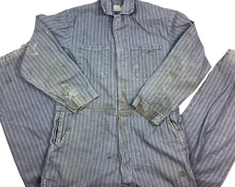 Vintage 70er Jahre grau gestreifte Overalls. Hergestellt in den USA. Hochwertig. Vorne Knopf Gehäuse. Anhänger ist eine 44, misst wie eine Große.