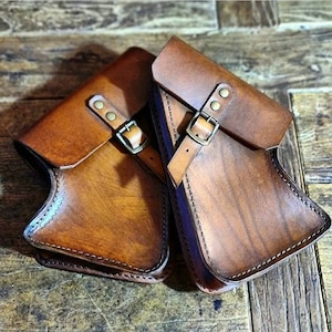 Bmw R nine T side bags left and right side cover. cafe racer scrambler. Medium walnut leather color. Bmw nine t scrambler, Urban