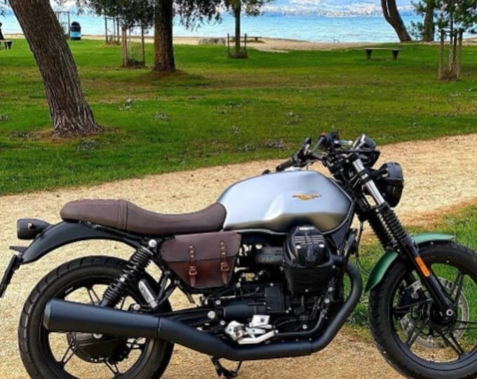 Moto Guzzi V7 850 centenario borsa laterale destra. Cuoio noce scuro.