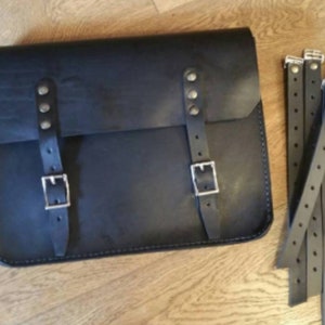 Leather side motorcycle bag for Cafe Racer and Scrambler Cafe racer and Scrambler saddle bag.