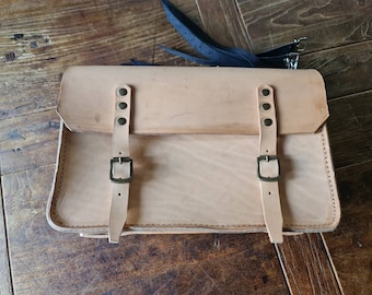 Motorcycle bag. Natural Tuscan leather. Hand-made in Italy.
