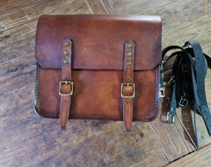 Leather side motorcycle bag for Cafe Racer and Scrambler Cafe racer and Scrambler saddle bag. 