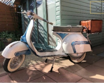 Piaggio Vespa bauletto in cuoio Toscano invecchiato. Hand made in Italy