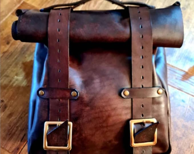 Motorcycle bag leather color aged leather roll up with support Unit Garage quick release system for Bmw R nine T .