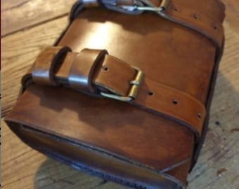 Bmw r80g/s.Borsa porta attrezzi enduro in cuoio invecchiatoHand made in Italy