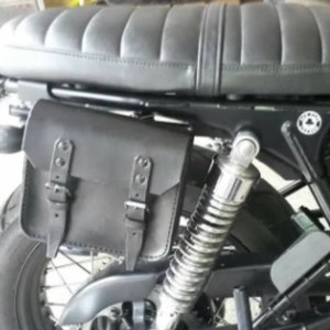Leather side motorcycle bag for Cafe Racer and Scrambler Cafe racer and Scrambler saddle bag. Triumph, bmw, honda, Guzzi.