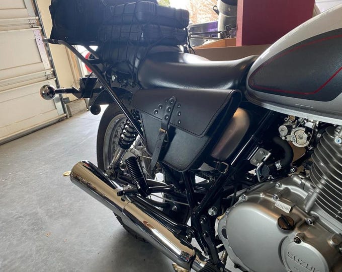 Suzuki TU250X right side bag cafe racer scrambler. Color BLACK