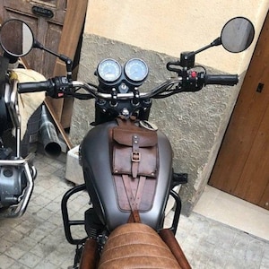 Tank band for Triumph Bonneville Scarmbler Thruxton dark walnut leather