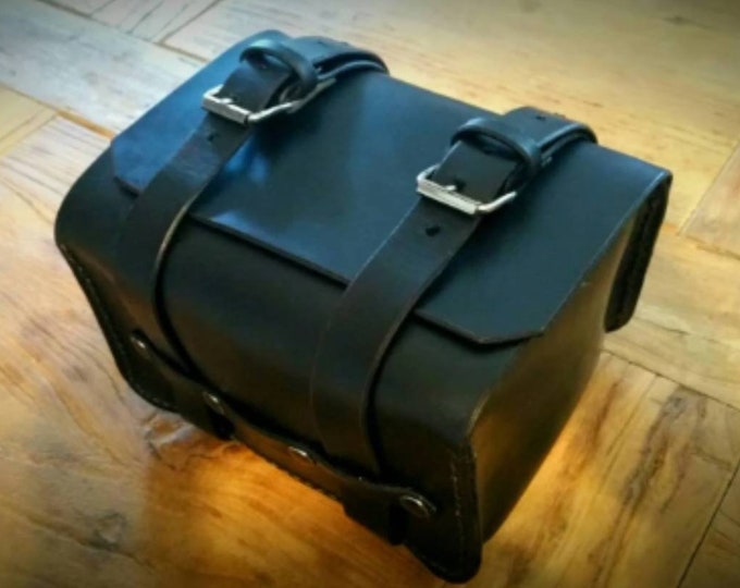 Enduro tool bag in leather Honda Africa twin, Ktm.