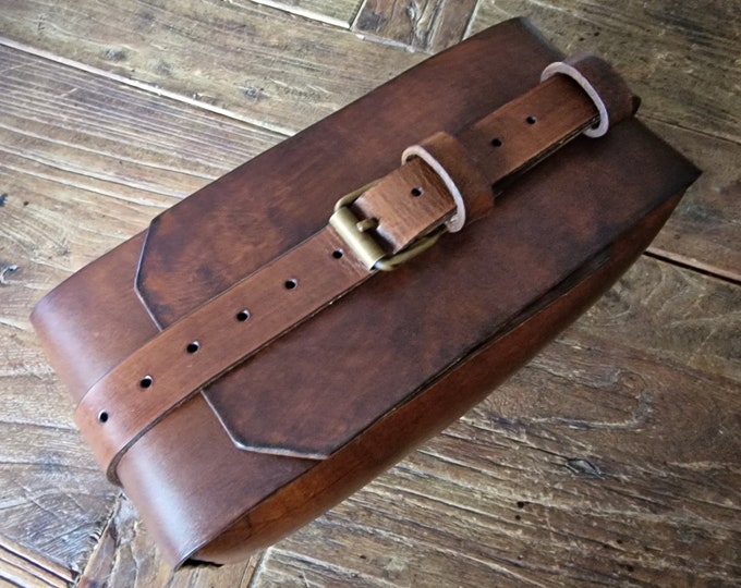 Leather travel Dopp Kit, Toiletry Case, Toiletry Bag, Shaving Bag. Handmade