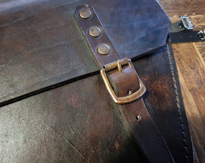 Moto Guzzi V7 right bag. Dark walnut leather. Entirely handmade.