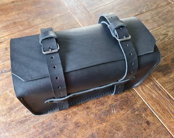 Black leather motorcycle top case for BMW R nine T, Yamaha, Honda, Moto Guzzi. Hand made in Italy.