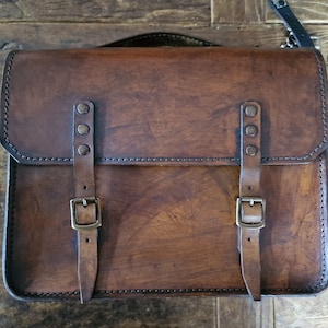 Side bag in 4 mm used look leather for transformations Cafe racer Scrambler Cafe racer Scrambler saddle bag