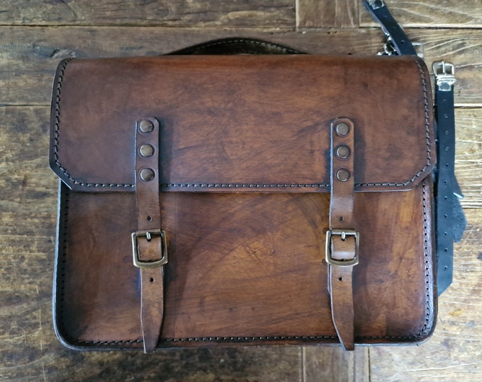 Borsa moto cuoio toscano invecchiato.