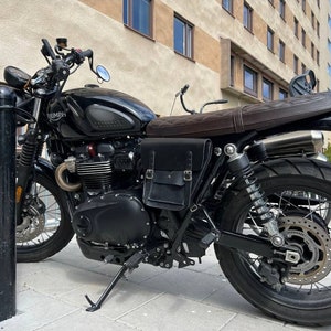 Cubierta lateral izquierda para maleta Triumph Bonneville Scrambler. Cafe Racer Scrambler. Color negro.