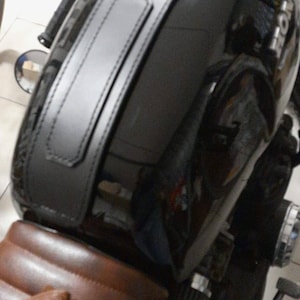 Honda cb 350 four 1974 leather tank strap. Cafe Racer and Scrambler.