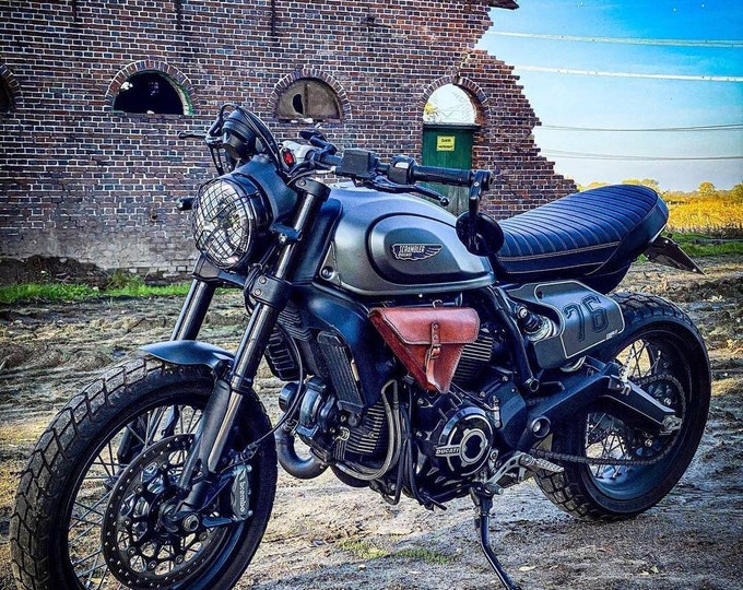 Ducati scrambler series left and right side bags. cafe racer scrambler. Aged leather colour