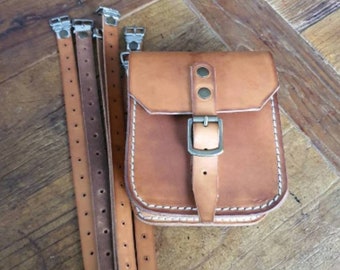 Cafe racer scrambler custom enduro leather padlock bag porta lucchetto in cuoio naturale per moto , enduro e scrambler.Hand made in Italy