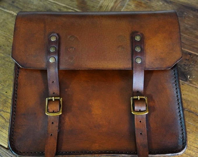 Cafe racer leather bag medium brown color. BMW. Triumph. Honda. Yamaha.Motorcycle bag café racer