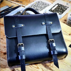 Black leather side bag for transformations Cafe racer Scrambler Cafe racer Scrambler saddle bag.