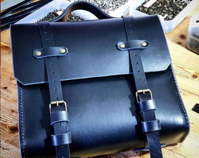 Black leather side bag for transformations Cafe racer Scrambler Cafe racer Scrambler saddle bag.