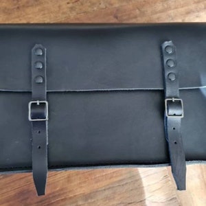Cafe racer scrambler custom leather bag. Black color. BMW. Bonneville.Scrambler. Thruxton. Triumph.Motorcycle bag café racer