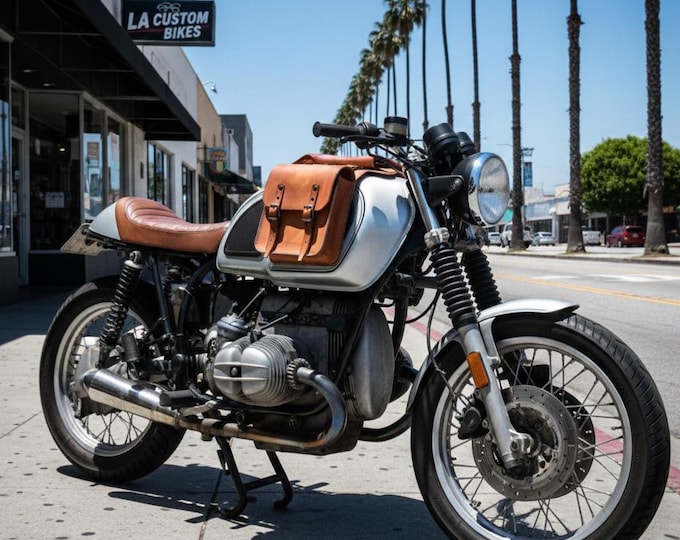 4mm leather tank bags for BMW R/5 R/6 R/7 Cafe Racer Scrambler Cafe Racer tank bags. Entirely handmade. Hand made in Italy.