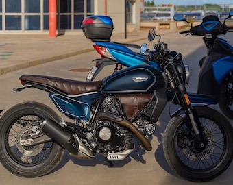 Ducati Scrambler Series rechter zijtas. Kleur: verouderd walnoothout. Handgemaakt in Italië.