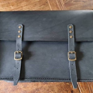 Leather side motorcycle bag for Cafe Racer and Scrambler Cafe racer and Scrambler saddle bag. Grey leather