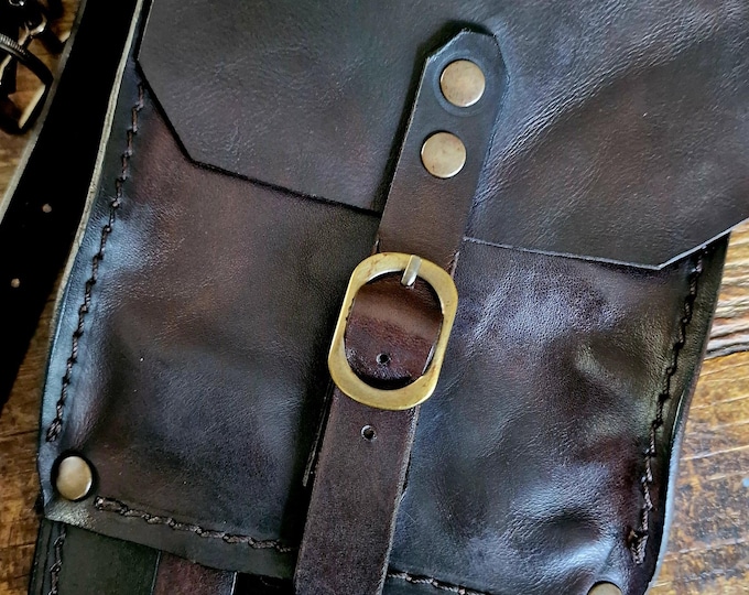 Dark walnut leather tank band for the Triumph Rocket 3. Hand-made in Italy.