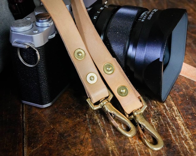 Leather neck camera strap, photographer gift. Handmade with Tuscany leather. Vintage look