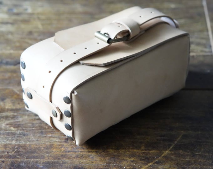 Cafe racer scrambler custom enduro leather tool bag leather tool bag for motorcycle café racer or enduro