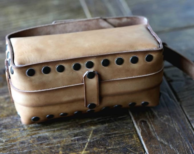 Cafe racer scrambler custom enduro leather tool bag leather tool bag for motorcycle café racer or enduro